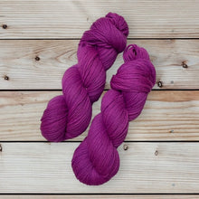 Load image into Gallery viewer, Superwash Bluefaced Leicester/Corriedale DK, 100g/3.5oz, Flimflam