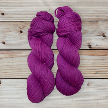 Load image into Gallery viewer, Superwash Bluefaced Leicester/Corriedale DK, 100g/3.5oz, Flimflam