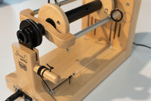 Load image into Gallery viewer, Jenn-E E-Spinner Louet ewemomma