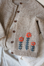 Load image into Gallery viewer, Embroidery on Knits by Judit Gummlich