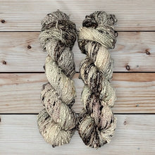 Load image into Gallery viewer, hand dyed 4 ply slub yarn wool ewemomma