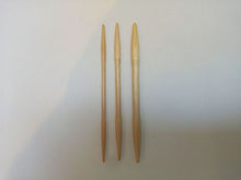 Load image into Gallery viewer, Brittany Cable Needles, set of 3