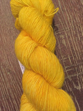 Load image into Gallery viewer, Superwash Merino Single Ply Fingering Yarn, 100g/3.5oz, Disco Stick