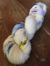 Load image into Gallery viewer, Superwash Merino Single Ply Fingering Yarn, 100g/3.5oz, I Love New York