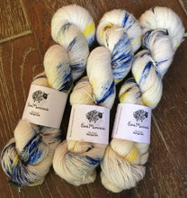 Load image into Gallery viewer, Superwash Merino Single Ply Fingering Yarn, 100g/3.5oz, I Love New York