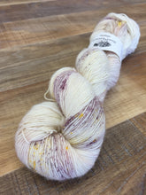 Load image into Gallery viewer, Superwash Merino Single Ply Fingering Yarn, 100g/3.5oz, Lavender Blonde