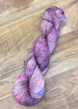 Load image into Gallery viewer, Superwash Merino Single Ply Fingering Yarn, 100g/3.5oz, Snuff