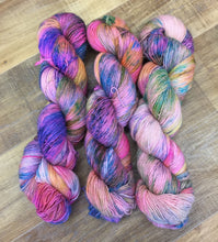 Load image into Gallery viewer, Superwash Merino Sparkle Single Ply Fingering Yarn, 100g/3.5oz, Clown