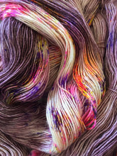 Load image into Gallery viewer, Superwash Merino Single Ply Fingering Yarn, 100g/3.5oz, Snuff