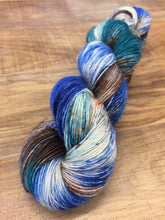 Load image into Gallery viewer, Superwash Merino Single Ply Fingering Yarn, 100g/3.5oz, Victorian Creeper