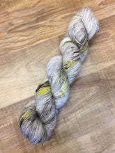 Load image into Gallery viewer, Superwash Merino Single Ply Fingering Yarn, 100g/3.5oz, Ida