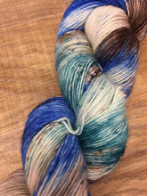 Load image into Gallery viewer, Superwash Merino Single Ply Fingering Yarn, 100g/3.5oz, Victorian Creeper