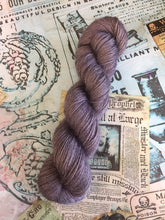 Load image into Gallery viewer, Non Superwash Wensleydale British Wool, DK Light Worsted Yarn, 100g/3.5oz, Dorian