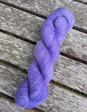 Load image into Gallery viewer, Superwash Merino Single Ply Fingering Yarn, 100g/3.5oz, Wallflower