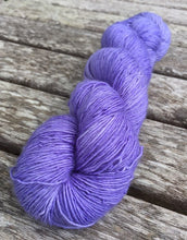 Load image into Gallery viewer, Superwash Merino Single Ply Fingering Yarn, 100g/3.5oz, Wallflower