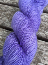 Load image into Gallery viewer, Superwash Merino Single Ply Fingering Yarn, 100g/3.5oz, Wallflower