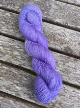 Load image into Gallery viewer, Superwash Merino Single Ply Fingering Yarn, 100g/3.5oz, Wallflower