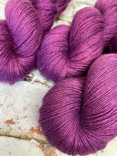 Load image into Gallery viewer, Non Superwash Mulberry Silk Extra Fine Merino Blend Single Ply Fingering Luxury Yarn, 100g/3.5oz, Candy Perfume