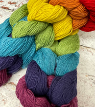 Load image into Gallery viewer, Kinross 4 Ply Rainbow Mini Skein Hanks, 7x20g
