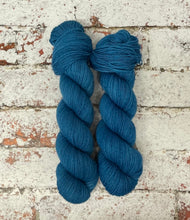 Load image into Gallery viewer, Superwash BFL Nylon Ultimate Sock Yarn, 100g/3.5oz, L.A. Mood
