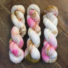 Load image into Gallery viewer, Dye to order - Zebra 4 Ply