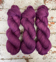 Load image into Gallery viewer, Non Superwash Mulberry Silk Extra Fine Merino Blend Single Ply Fingering Luxury Yarn, 100g/3.5oz, Candy Perfume