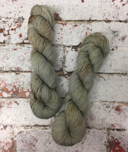 Load image into Gallery viewer, Superwash Bluefaced Leicester Nylon Ultimate Sock Yarn, 100g/3.5oz, 1000 Doves