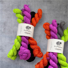 Load image into Gallery viewer, Halloweenies Ultimate Minis Sock Set, 100g - Limited Edition
