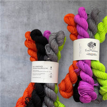 Load image into Gallery viewer, Halloweenies Ultimate Minis Sock Set, 100g - Limited Edition
