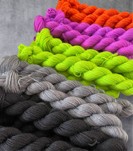 Load image into Gallery viewer, Halloweenies Ultimate Minis Sock Set, 100g - Limited Edition
