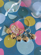 Load image into Gallery viewer, Set of 5 Apples Stitch Markers
