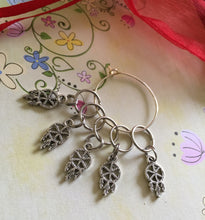Load image into Gallery viewer, Set of 5 Dreamcatchers Stitch Markers

