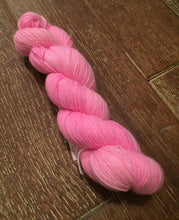 Load image into Gallery viewer, SEXY SINGLES - Superwash MCN Sock Yarn, 100g/3.5oz, Daddy&#39;s Girl
