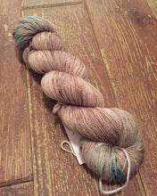 Load image into Gallery viewer, SEXY SINGLES - Superwash Merino Nylon Sock Yarn, 100g/3.5oz, John Wayne
