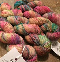 Load image into Gallery viewer, Superwash Merino Single Ply Fingering Yarn, 100g/3.5oz, Freakin Mermaid
