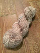 Load image into Gallery viewer, SEXY SINGLES - Superwash Merino DK/Light Worsted Yarn Wool, 200g, John Wayne
