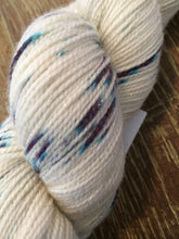 Load image into Gallery viewer, Superwash Merino Nylon Gold Glitter Sparkle Sock Yarn, 100g/3.5oz, Blueberry Burst
