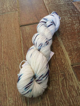 Load image into Gallery viewer, Superwash Merino Nylon Gold Glitter Sparkle Sock Yarn, 100g/3.5oz, Blueberry Burst
