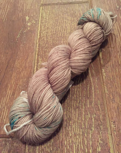 SEXY SINGLES - Superwash Merino Nylon Sock Yarn, 100g/3.5oz, John Wayne
