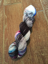 Load image into Gallery viewer, Superwash Merino DK/Light Worsted Yarn Wool, 100g/3.5oz, A-Yo
