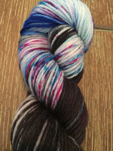 Load image into Gallery viewer, Superwash Merino DK/Light Worsted Yarn Wool, 100g/3.5oz, A-Yo
