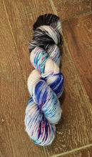 Load image into Gallery viewer, SEXY SINGLES - Superwash Merino DK/Light Worsted Single Ply Yarn Wool, 100g, A-Yo
