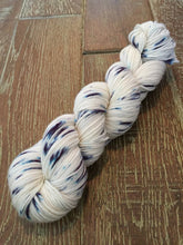 Load image into Gallery viewer, Superwash Sport/5 Ply Yarn Wool, 100g/3.5oz, Blueberry Burst
