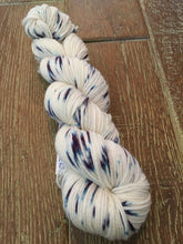 Load image into Gallery viewer, Superwash Sport/5 Ply Yarn Wool, 100g/3.5oz, Blueberry Burst
