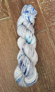 Superwash Merino Aran/Worsted Yarn Wool, 100g/3.5oz, Mirror On The Ceiling