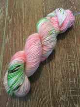 Load image into Gallery viewer, SEXY SINGLES - Superwash Single Ply Merino DK/Light Worsted Yarn Wool, 100g, Frog Prince
