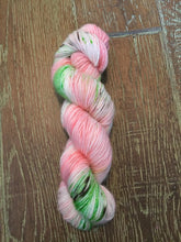 Load image into Gallery viewer, SEXY SINGLES - Superwash Single Ply Merino DK/Light Worsted Yarn Wool, 100g, Frog Prince
