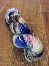 Load image into Gallery viewer, SEXY SINGLES - Superwash Merino DK/Light Worsted Single Ply Yarn Wool, 100g, A-Yo
