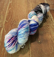 Load image into Gallery viewer, SEXY SINGLES - Superwash Merino DK/Light Worsted Single Ply Yarn Wool, 100g, A-Yo
