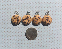 Load image into Gallery viewer, Chocolate Chip Cookie Stitch Marker
